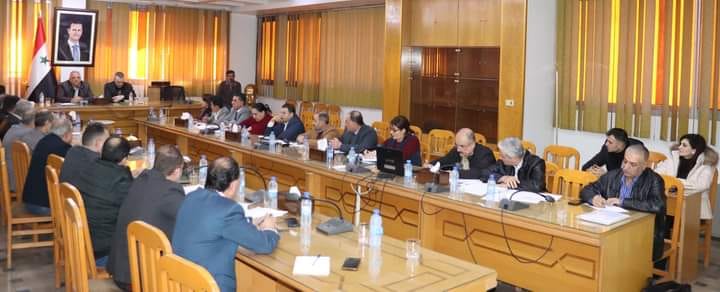 قطنا:الحكومة تركز على الجانب التنموي واستخدام كافة الوسائل المتاحة لخدمة الريف
