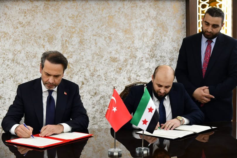 وزير الطاقة محمد البشير ونظيره التركي ألب أرسلان بيرقدار يوقعان اتفاقية تعاون مشترك لتطوير وتعزيز التعاون في مجال الطاقة