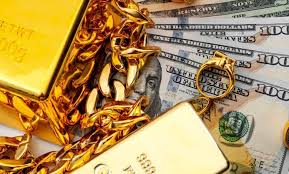 انخفاض بأسعار الذهب محلياً وسط تحسن سعر الصرف
