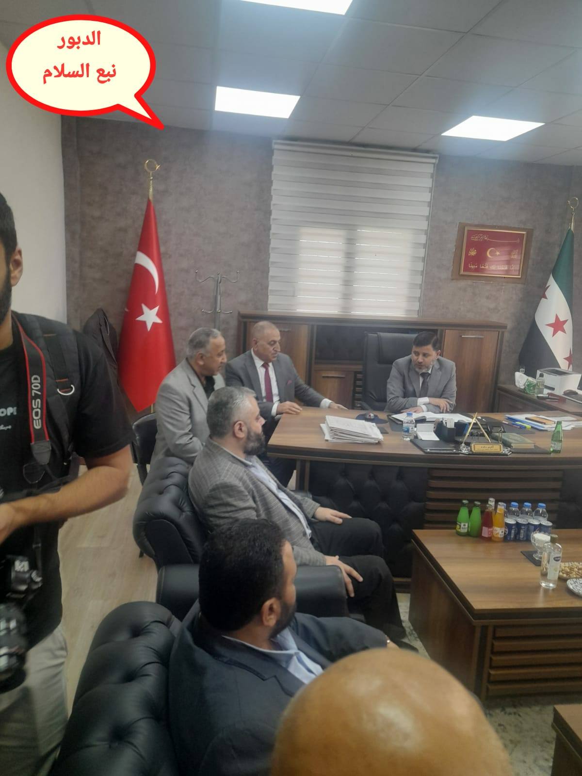 وفد رفيع من الحكومة السورية يزور تل أبيض للاطلاع على سير العمل القضائي