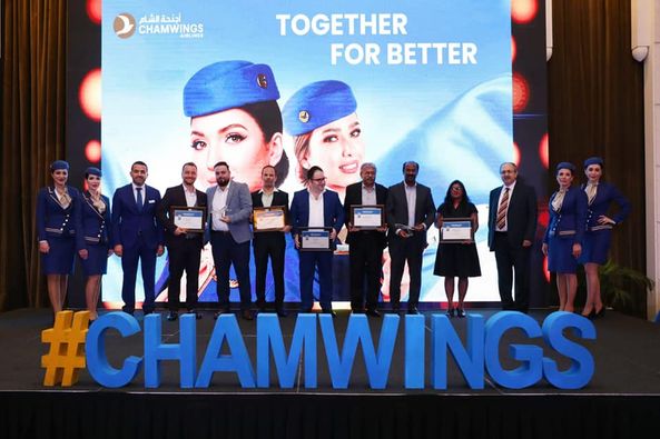 أجنحة الشام للطيران وبالتعاون مع وكيلها العام بدولة الامارات العربية المتحدة (شركة فلاي أند مور) تقيم حفلاً مميزاً بدبي لتكريم الأوائل في المبيعات على خطوطها لعام 2021