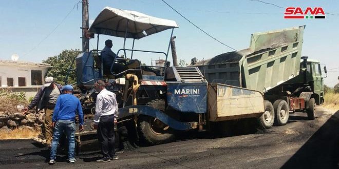 تأهيل عدد من الطرق في بلدة جباثا الخشب بريف القنيطرة