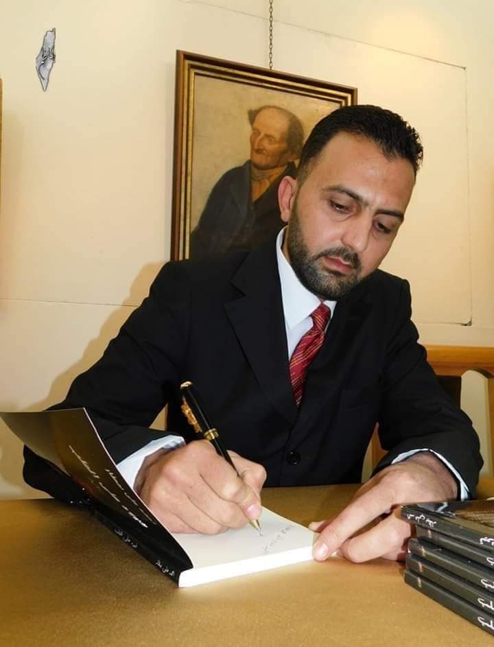 بامثالكم نرتقي ونفتخر
الكاتب المبدع أحمد البيطار  كاتب لديه أمانة الكلمة التي يريد أن يوصلها لأصحابها ...