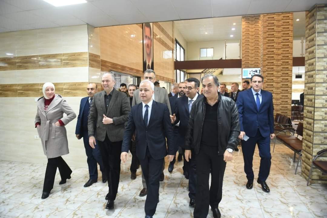 وزير الاتصالات والتقانة يتفقد  مركز خدمة المواطن في الجميلية ومركز هاتف جسر الحج