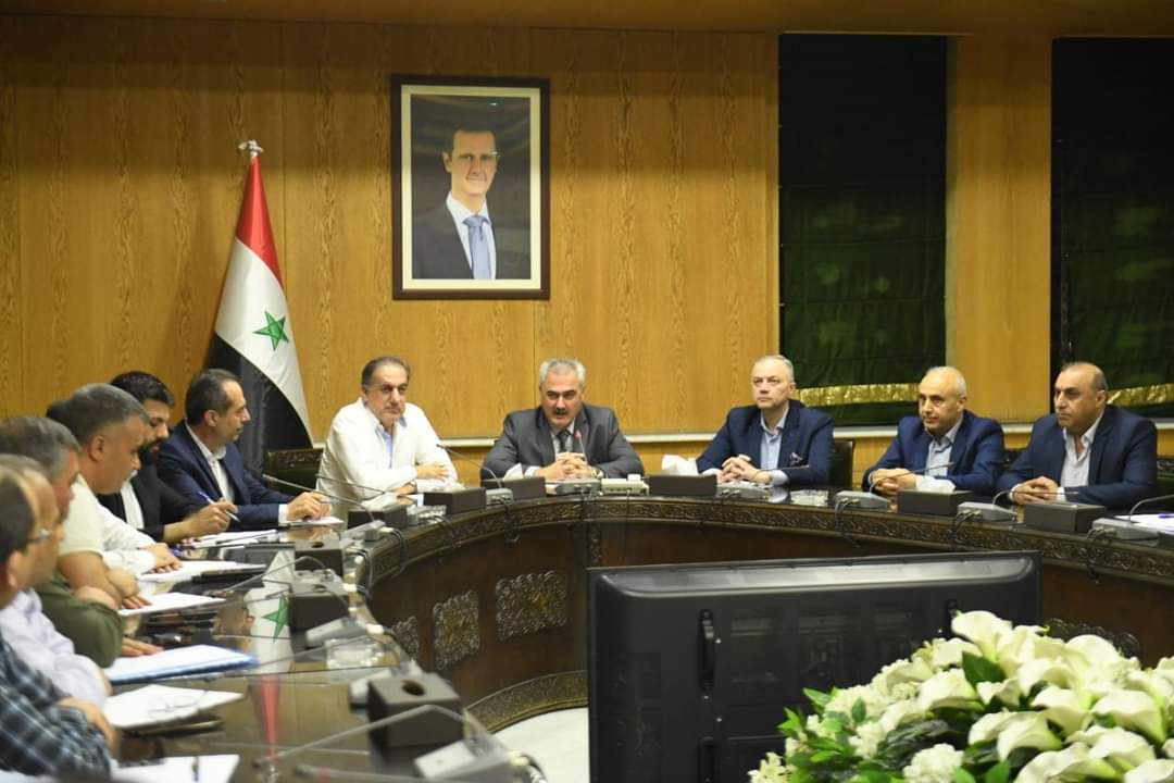 وزير التجارة الداخلية وحماية المستهلك يلتقي الأسرة التموينية بحلب : ضرورة التعاون والتنسيق لتحسين ظروف العمل وخدمة المواطنين 