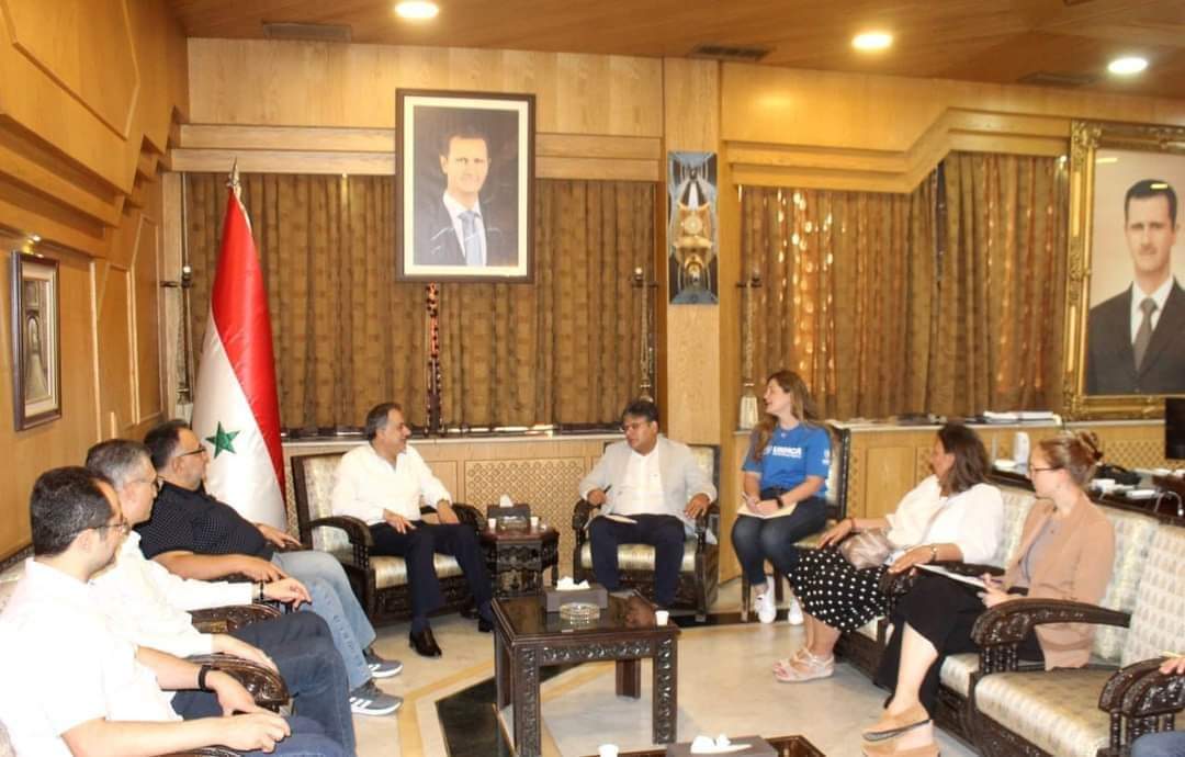 المحافظ يبحث سبل التعاون في المجالات الخدمية مع المفوضية السامية لشؤون اللاجئين في سورية