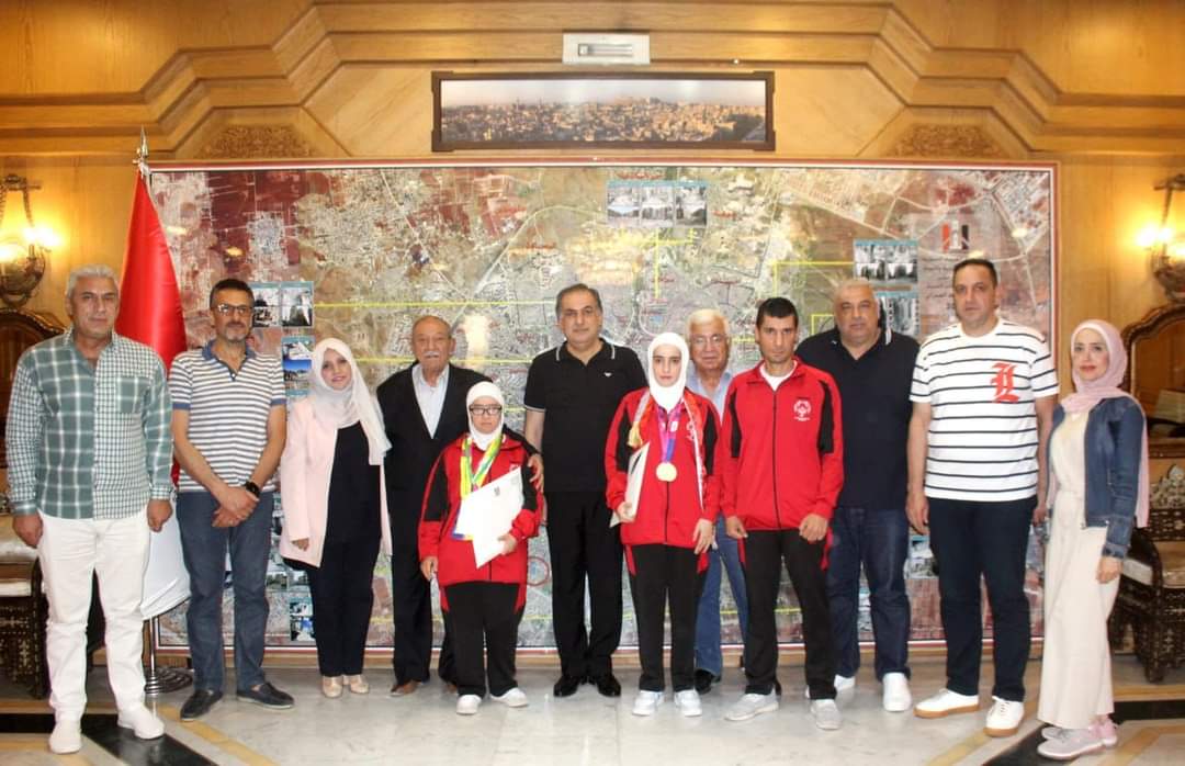 المحافظ يكرم الفائزين من حلب بالبطولة العالمية لذوي الاحتياجات الخاصة 