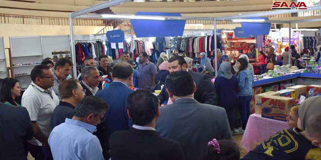 125 شركة صناعية وطنية في مهرجان التسوق العائلي بحمص
