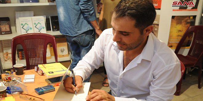 توقيع مجموعتين شعرية ومسرحية في معرض الكتاب
