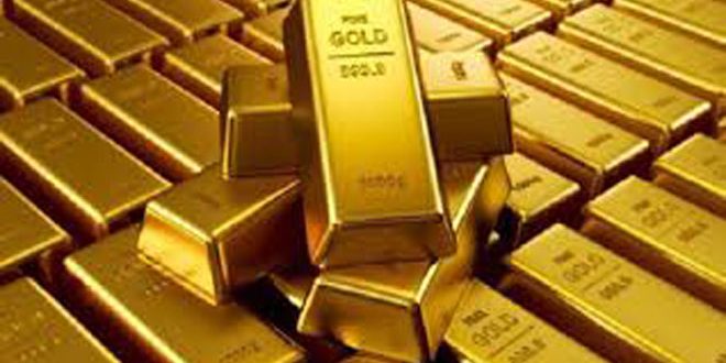 الذهب يهبط مع صعود الدولار بفعل التوترات التجارية العالمية
