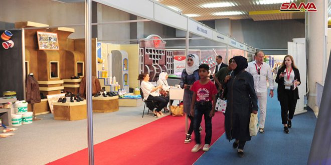 منتجات متنوعة بين الحديث والتقليدي تقدمها شركات وزارة الصناعة في معرض دمشق الدولي
