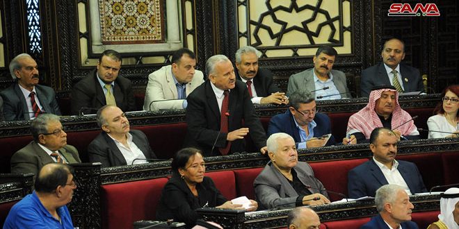 مجلس الشعب يقر عددا من مشاريع القوانين بينها إعفاء المكتتبين على السكن العمالي من احتساب مدد التأخير في حال تسديد التزاماتهم
