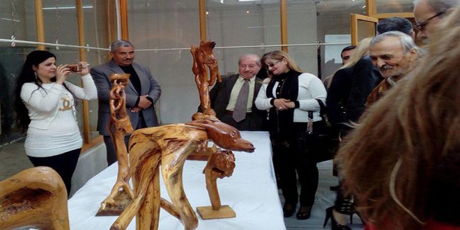 آلام وآمال.. معرض للنحات خليل محمد إبراهيم في ثقافي جبلة