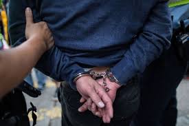 عامل في محل جوالات افتعل حادثة سلب فتبين أنه السارق