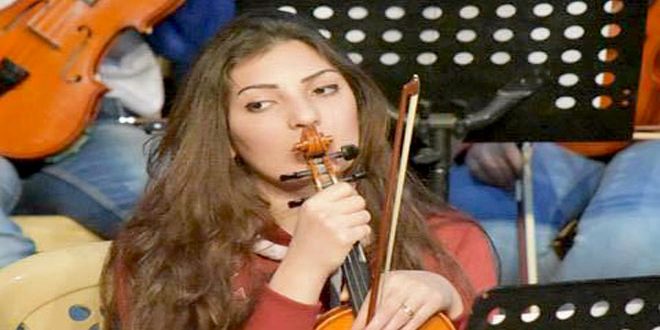 دينا الجمل موهبة غنائية متمسكة بالإرث الموسيقي لحلب الشهباء