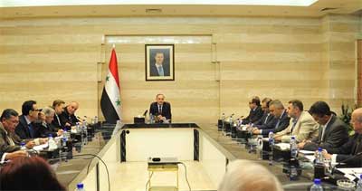 رئيس مجلس الوزراء يبحث مع مجلس إدارة غرفة تجارة دمشق آلية مشتركة لمعالجة كل معوقات العملية التجارية
