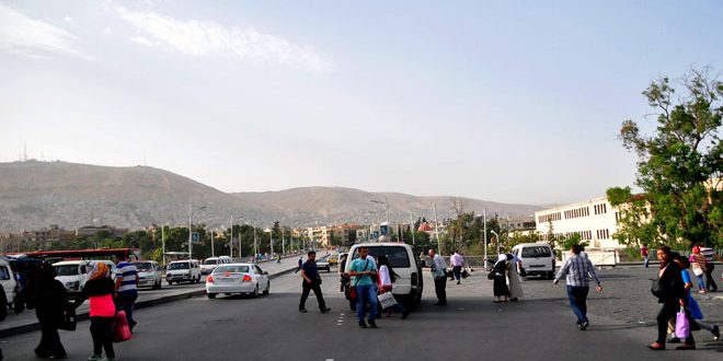 الحرارة إلى انخفاض والجو بين الصحو والغائم جزئياً
