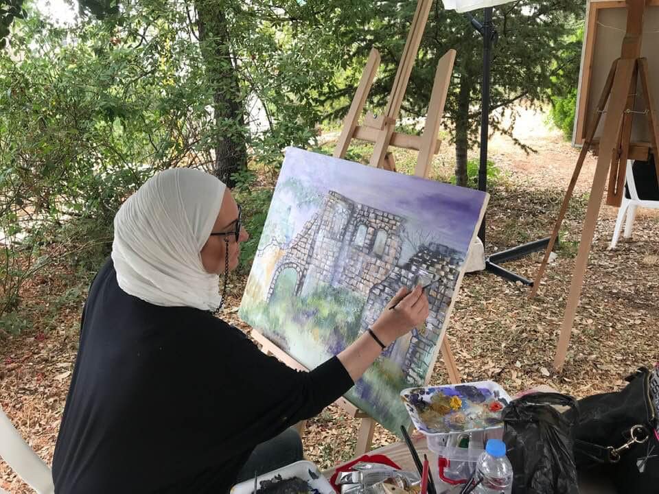 الإبداع والإتقان في أعمال الفنانة ليلى الاسطة في سمبوزيوم أقيم في لبنان