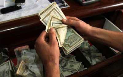 الليرة تتابع تحسنها … الدولار حول 440 ليرة