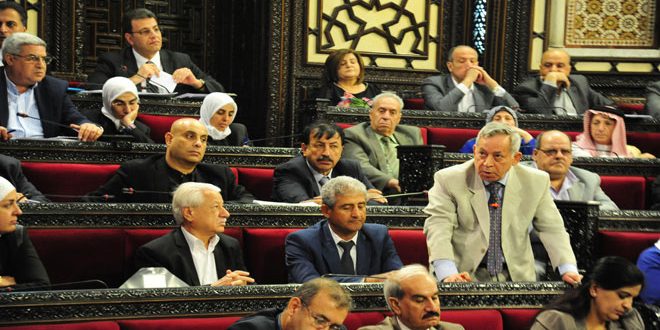 مجلس الشعب يناقش أداء وزارة الإدارة المحلية ويقر قانونا بإعفاء الصناعيين من رسوم تجديد رخص البناء