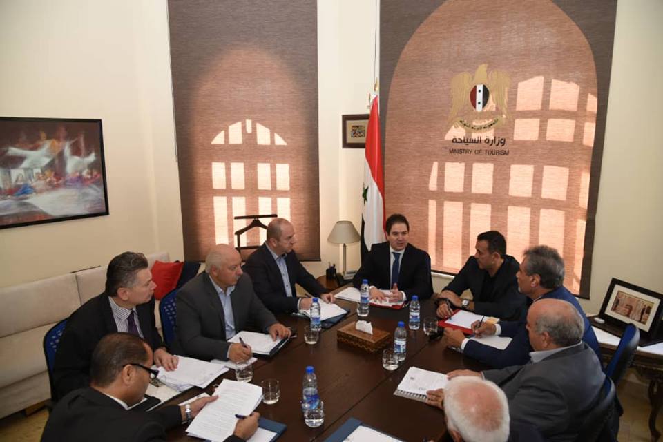 اجتماع مطول لوزير السياحة ومحافظ دمشق والمعنيين في الوزارة والمحافظة لمناقشة وتتبع المشاريع الاستثمارية