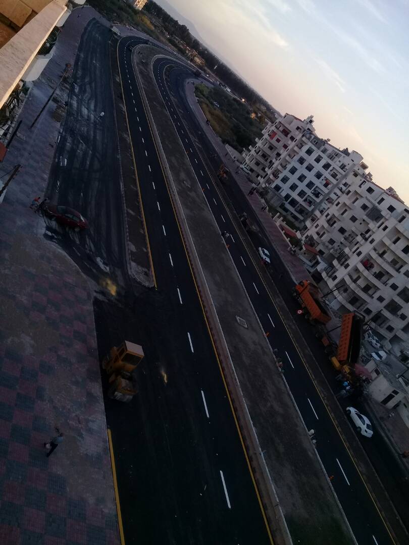السيد رئيس مجلس الوزراء يدشن مشروع المتحلق الشرقي لمدينة جبلة
