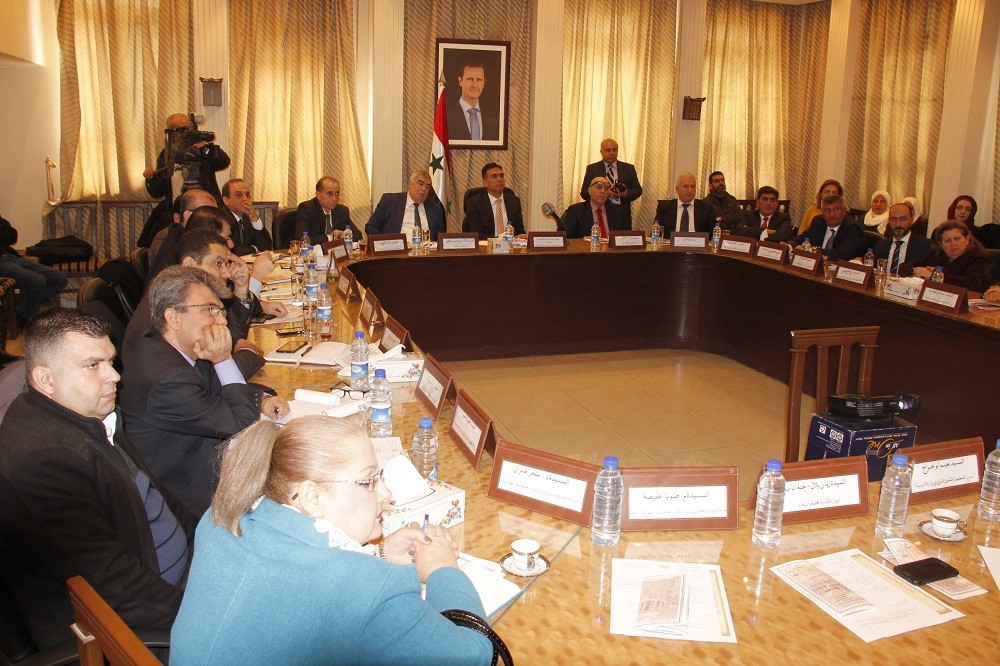 وزير التربية:

بناء علاقات طيبة مع المنظمات وفق المبادئ السيادية والوطنية للدولة..

تفعيل التواجد السوري في المحافل الدولية..