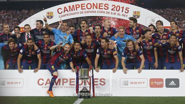 برشلونة يتلاعب بأتلتيك بلباو ويتوج بالثنائية في نهائي الكأس
