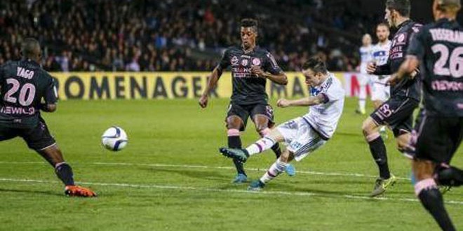 ليون يرتقي للمركز الرابع في الدوري الفرنسي
