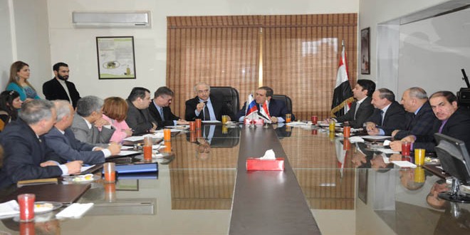 اتحاد المصدرين ووفد روسي يبحثان تفعيل التبادل التجاري وتوقيع اتفاقية تسهيلات جمركية بين البلدين
