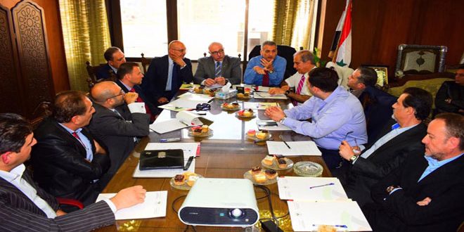 مناقشة العقبات التي تواجه شركات التأمين وأساليب تطوير عملها