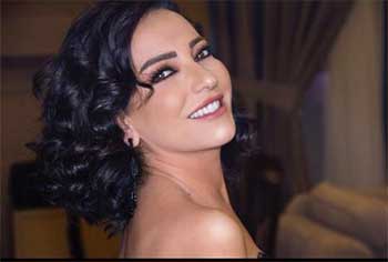 أمل عرفة تغني آخر ألحان والدها