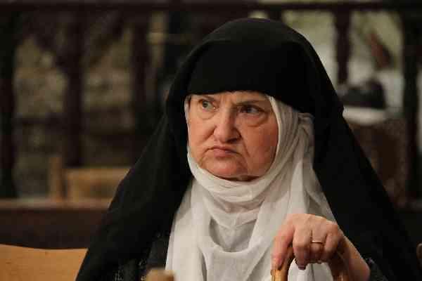 صورة أنطوانييت نجيب بفستان الزفاف في عمر 87 تصيب الجمهور بالصدمة!